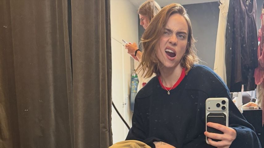 Billie Eilish zeigt ihren erdbeerblonden Long Bob im Oktober 2026