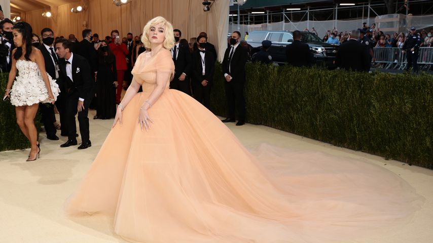 XXL-Schleppe: Stiehlt Billie Eilish bei Met Gala die Show?