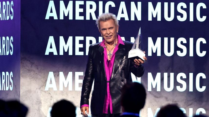 Billy Idol bei den American Music Awards mit seinem Lifetime Achievement Award