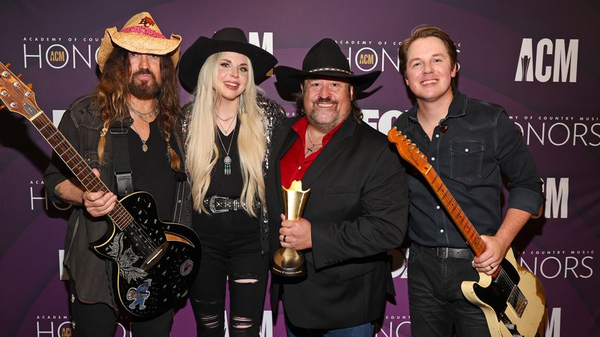 Billy Ray Cyrus, Firerose, Charlie Daniels Jr. und Travis Denning