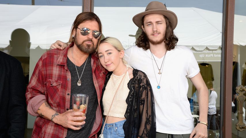 Billy Ray Cyrus, Noah Cyrus und Braison Cyrus posieren, April 2015