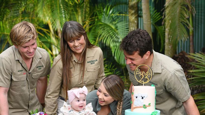 Robert, Terri, Bindi und Grace Irwin sowie Chandler Powell, Juli 2021