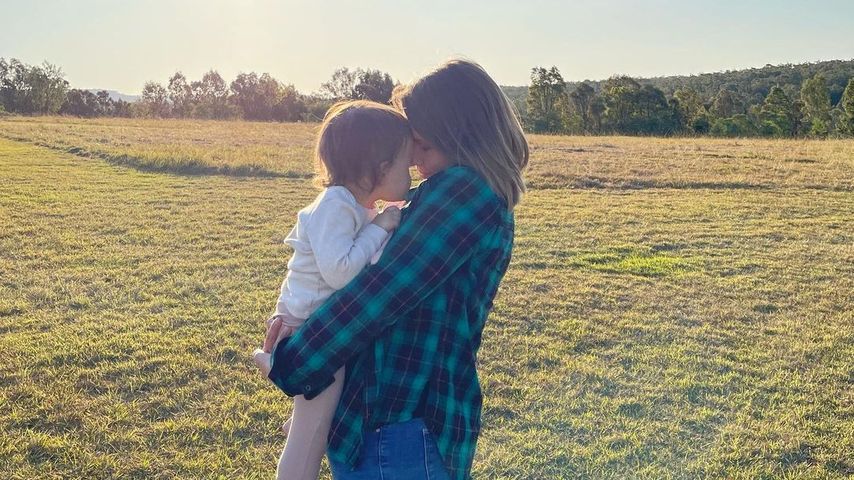 Bindi Irwin mit ihrer Tochter Grace Warrior