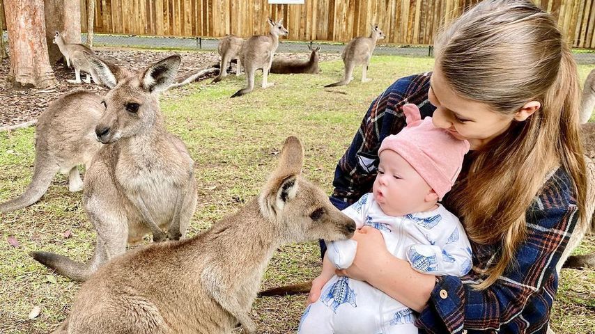 Bindi Irwin mit ihrer Tochter Grace