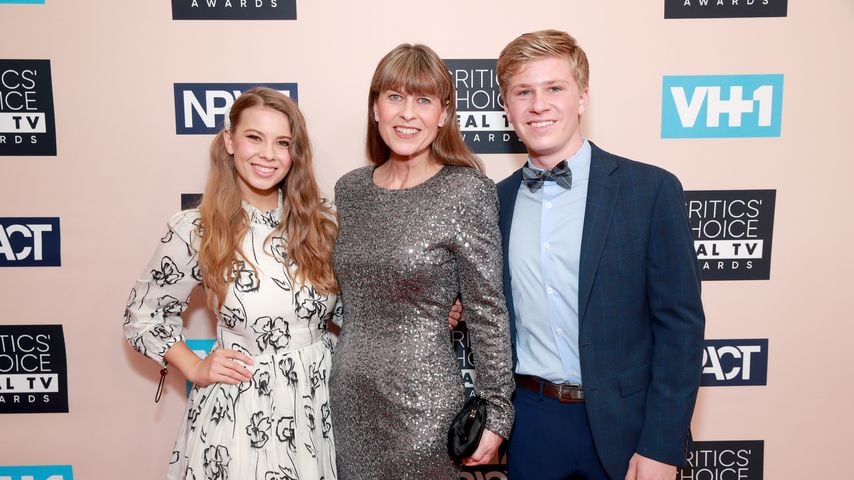 Bindi Irwin mit ihrer Mutter Teri und ihrem Bruder Robert im Juni 2019