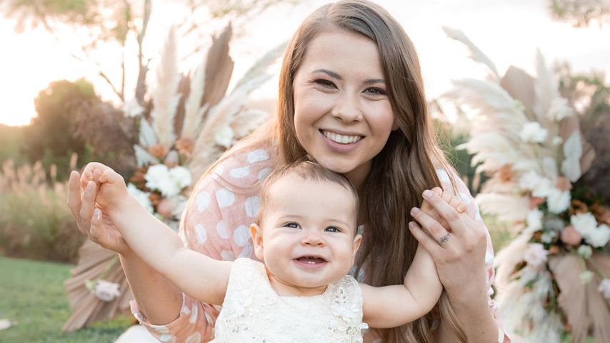 Bindi Irwin und ihre Tochter Grace