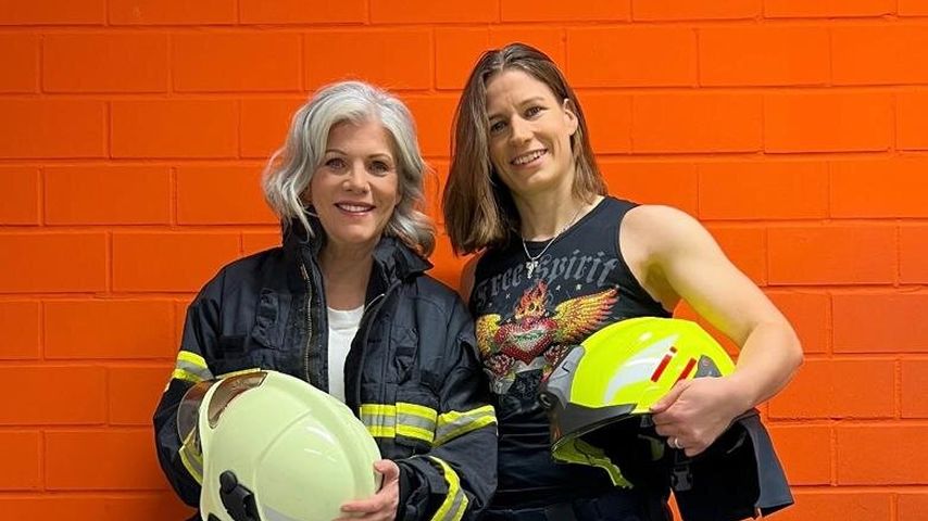 Birgit Schrowange und Feuerwehrfrau Marie Schumann bei "Birgits starke Frauen"