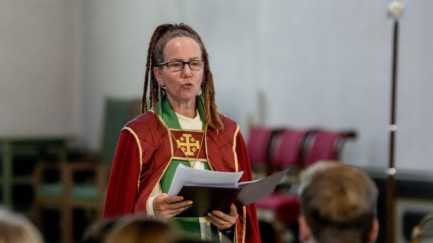 Bischöfin Sunniva Gylver bei der Gedenkfeier zum 22. Juli in der Osloer Domkirche