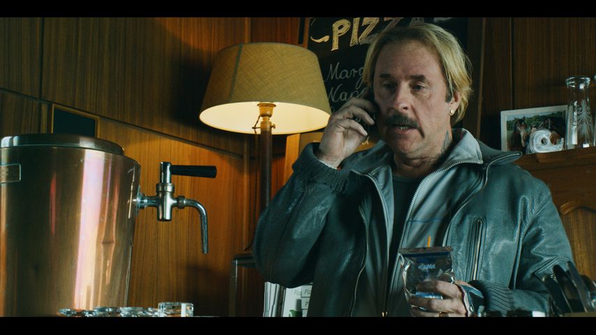 Bjarne Mädel in "How to Sell Drugs Online (Fast)"