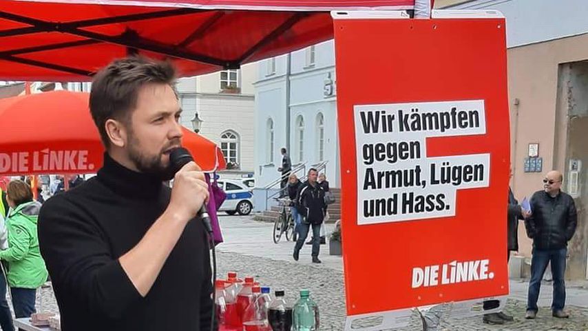 Björn Harras bei einem Gegenprotest in Meuselwitz zur #fckafd-Veranstaltung
