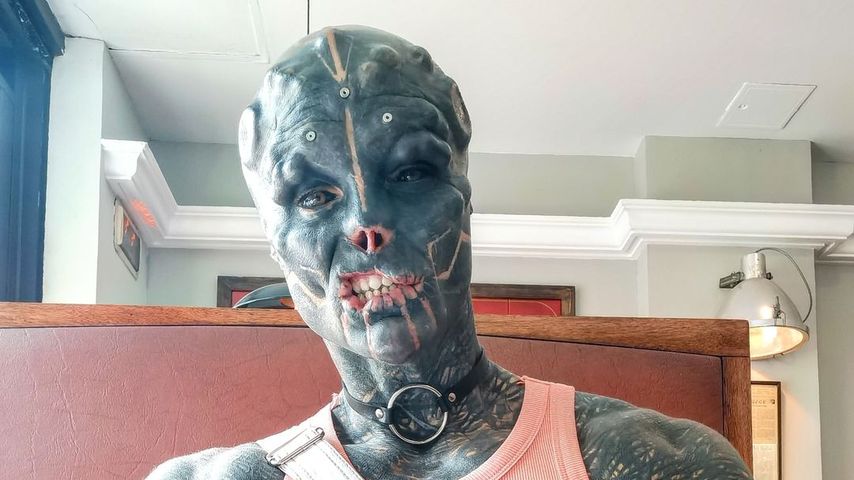 Finger amputiert! Webstar transformiert sich zu einem Alien