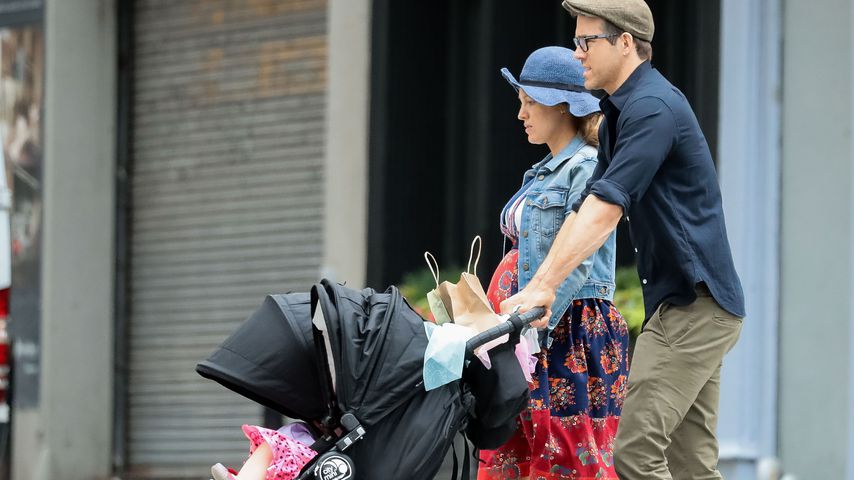 Schwanger-Style: Blake Lively mit großer Babykugel unterwegs