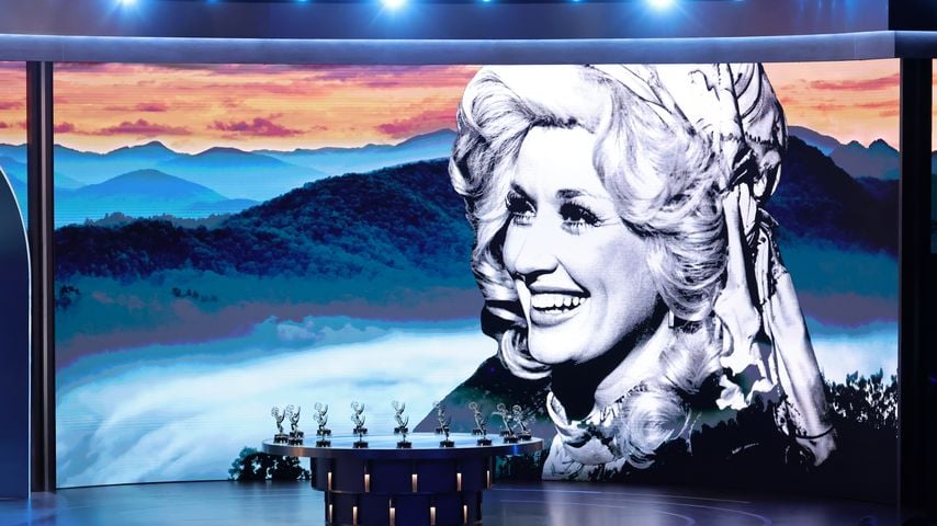 Bühnenbild mit Dolly-Parton-Tribut bei den 78. Primetime Emmy Awards im Peacock Theater, Los Angeles, 14. September 2026
