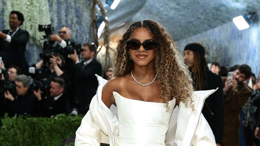 Bei der Met Gala 2026: Blue Ivy Carter feiert das Motto "Costume Art" im Metropolitan Museum of Art in New York