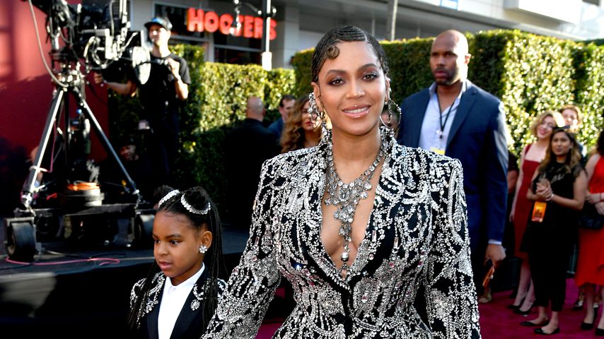 So elegant: Beyoncé und Blue Ivy strahlen bei Hochzeit!