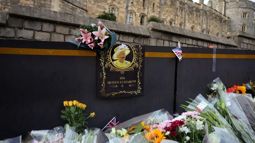 England in Trauer: Menschen- und Blumenmeere im ganzen Land
