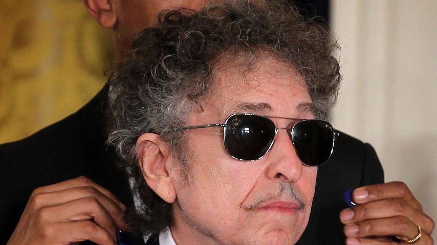 Bob Dylan erhält von Barack Obama eine Medaille des Friedens im Jahr 2012