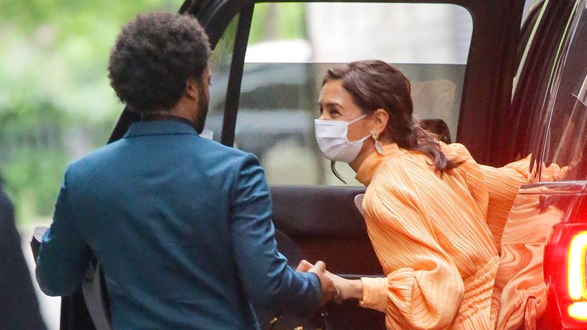 Nach Red-Carpet-Debüt: Katie Holmes und Bobby turteln in NY