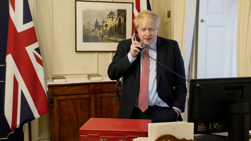 Boris Johnson bei seiner wöchentlichen Audienz mit Queen Elizabeth, 2020
