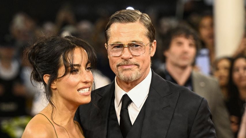 Brad Pitt und Ines de Ramon bei der Premiere von "Heart of the Beast" beim 74. Filmfestival von San Sebastián