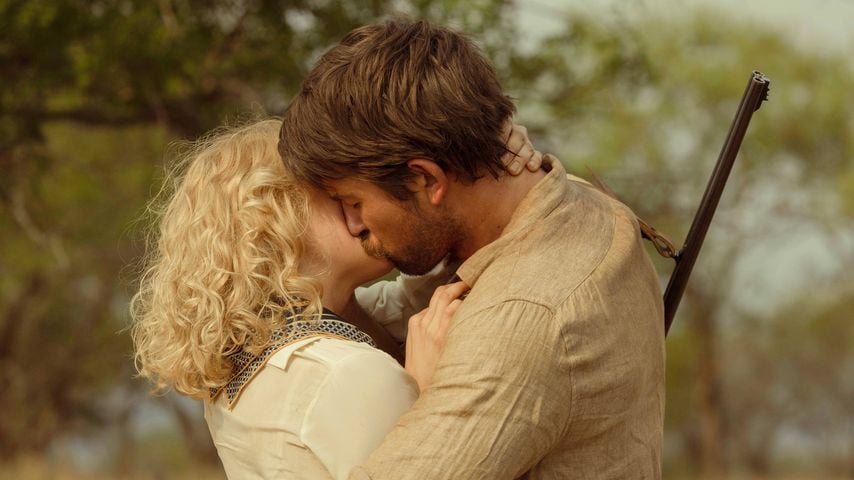 Brandon Sklenar und Julia Schlaepfer in "1923"