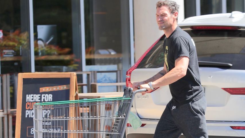 Brian Austin Green in Calabasas