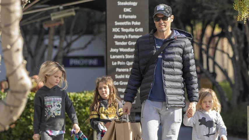 Selten: Brian Austin Green mit seinen Kindern gesichtet