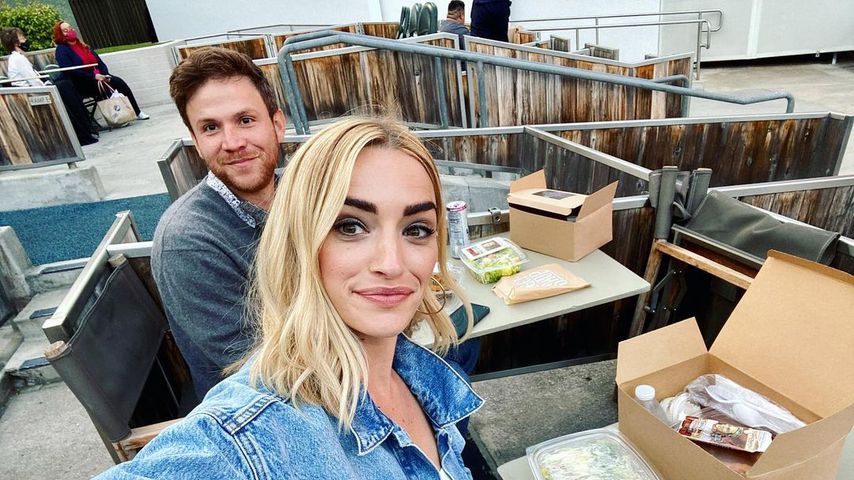 Brianne Howey mit ihrem Ehemann Matt