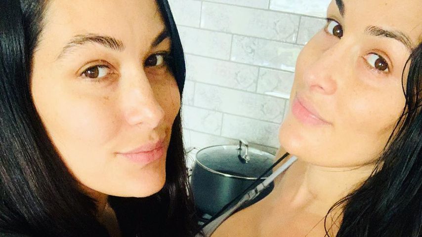 Bella-Twins: Erstes gemeinsames Bild nach Geburt ihrer Söhne