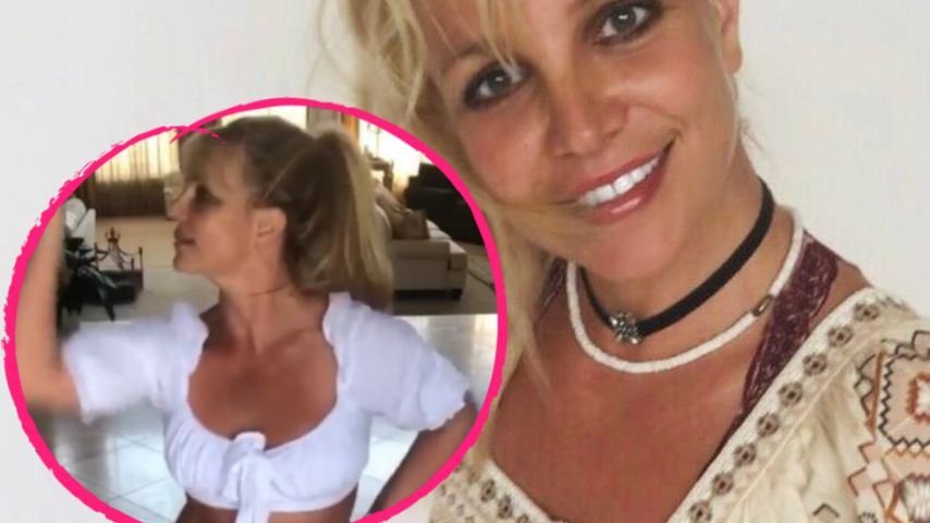 Britney Spears tanzt im "Baby One More Time"-Gedächtnislook