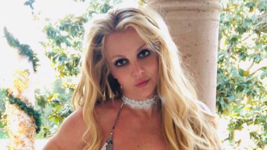 Britney Spears posiert im Bikini
