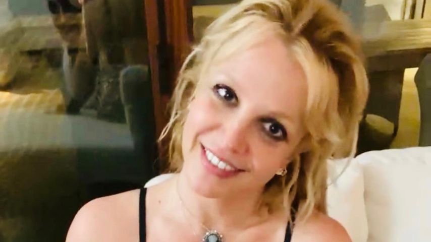 Britney Spears überlegt, sich die Brüste operieren zu lassen