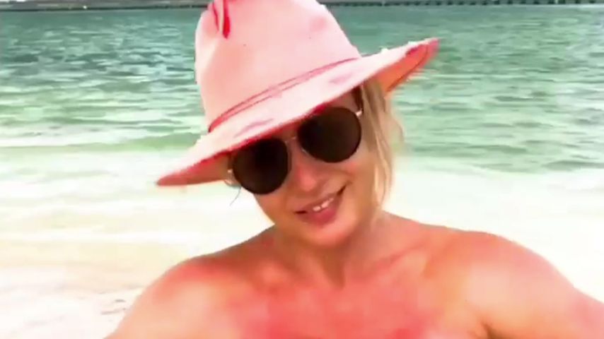 Oben ohne am Strand: Britney Spears teasert neue Frisur an