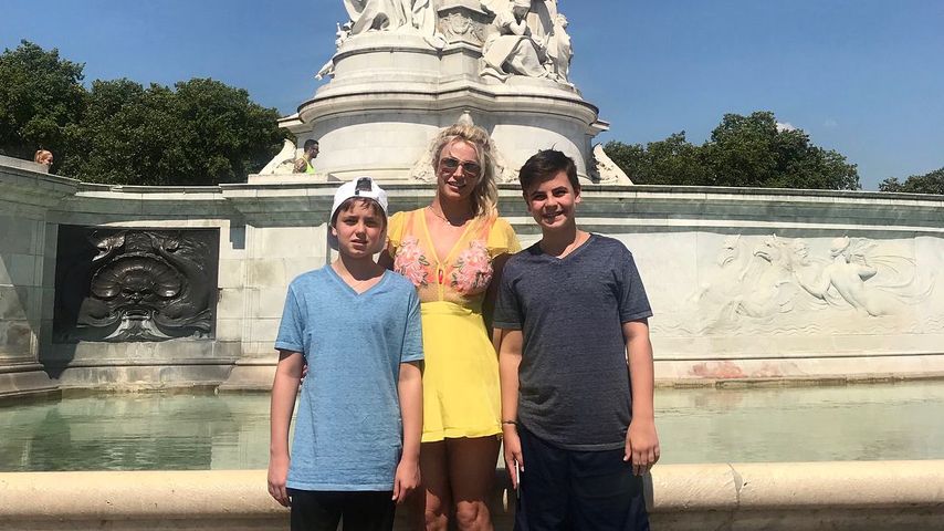 Happy ohne Mama Britney: Jayden Federline chillt am Strand