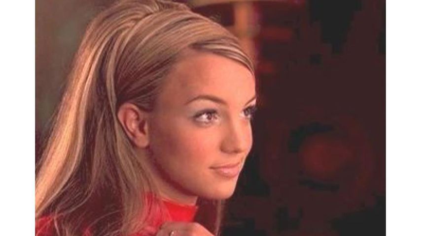 Britney Spears in dem Musikvideo ihres Songs "Oops! I Did It Again" im Jahr 2000