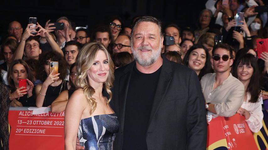 Britney Theriot und Russell Crowe im Oktober 2022 in Rom