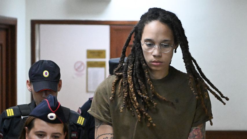 Brittney Griner wird abgeführt