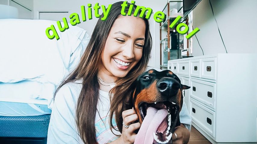Brooke Houts mit ihrem Hund, August 2019