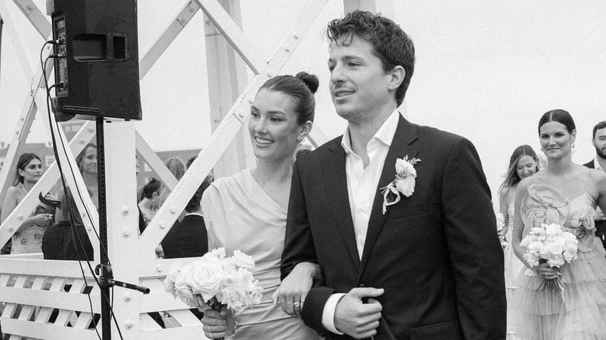 Brooke Sansone und Charlie Puth im November 2023