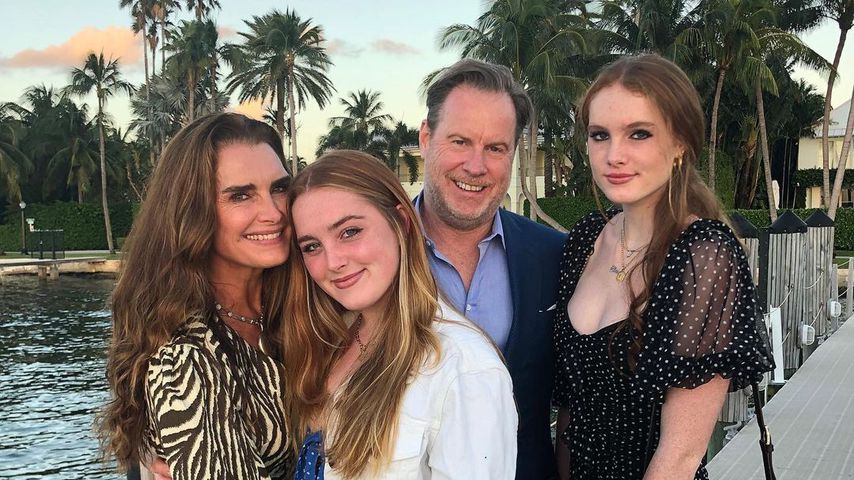 Brooke Shields mit ihrer Familie