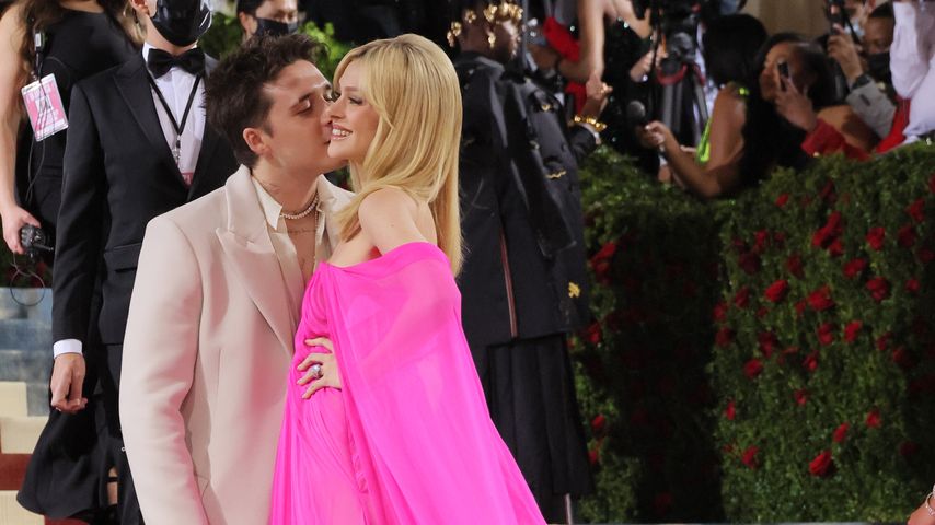 Brooklyn Beckham und Nicola Peltz auf der Met Gala 2022