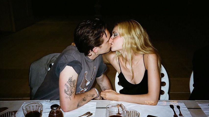 Frühlingsgefühle: Brooklyn Beckham knutscht mit Nicola