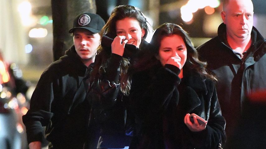 Brooklyn und Nicola Peltz-Beckham mit Selena Gomez