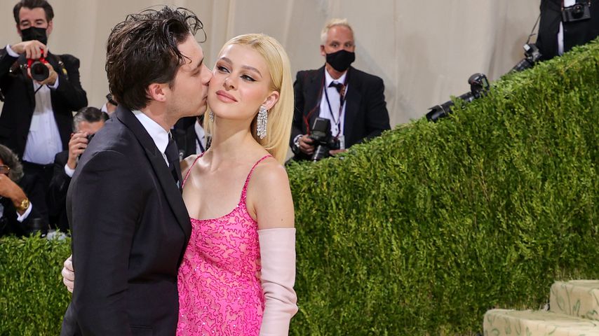 Brooklyn Beckham und Nicola Peltz bei der Met Gala 2021