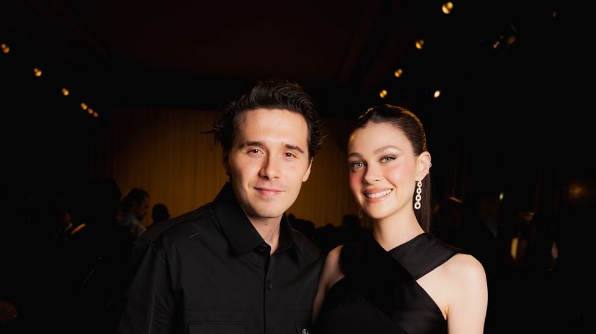 Ohne Eltern: Brooklyn Beckham & Nicola erneuern Ehegelübde