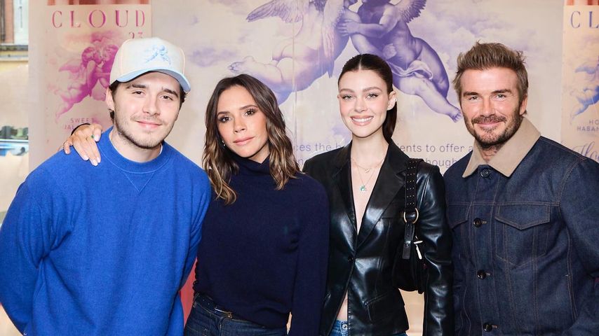 Brooklyn Peltz-Beckham, Victoria Beckham, Nicola Peltz-Beckham und David Beckham, Oktober 2024