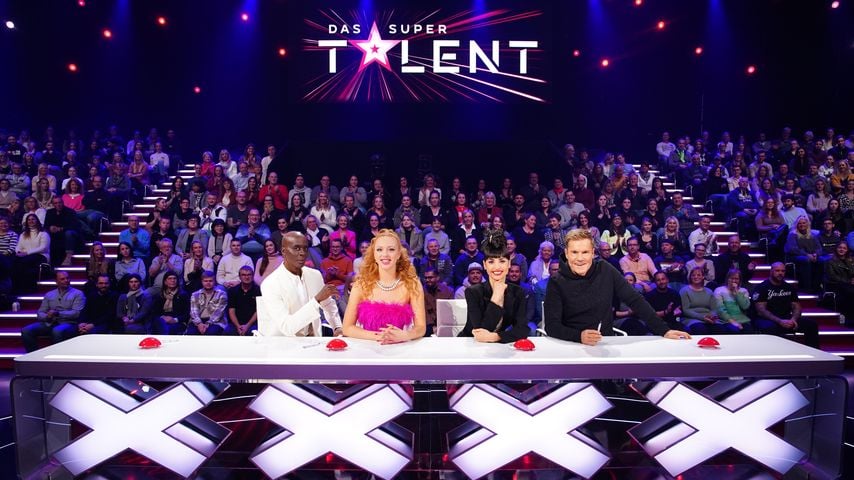 Bruce Darnell, Anna Ermakova, Ekaterina Leonova und Dieter Bohlen, "Das Supertalent"-Jury