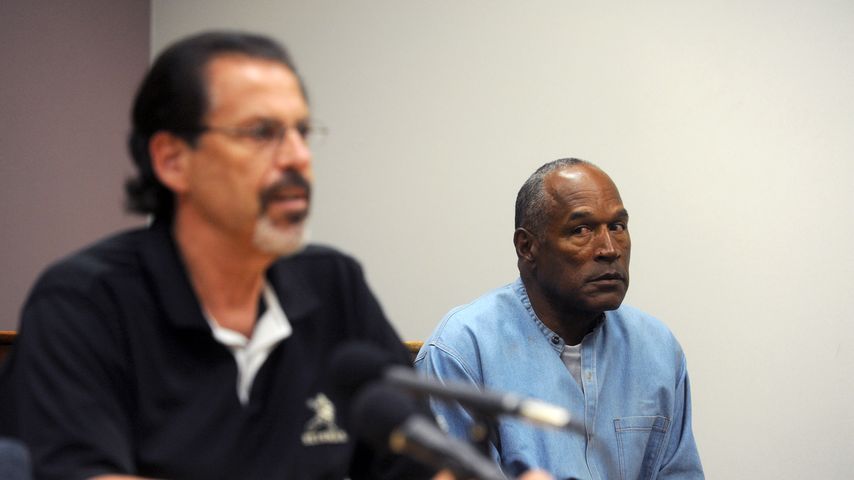 Bruce Fromong (links) und O.J. Simpson (rechts) im Gericht, 2017