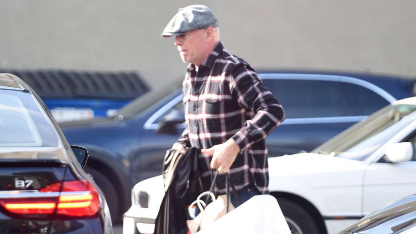 Bruce Willis mit Weihnachtseinkäufen im Dezember 2019