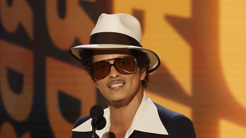 Bruno Mars, Sänger